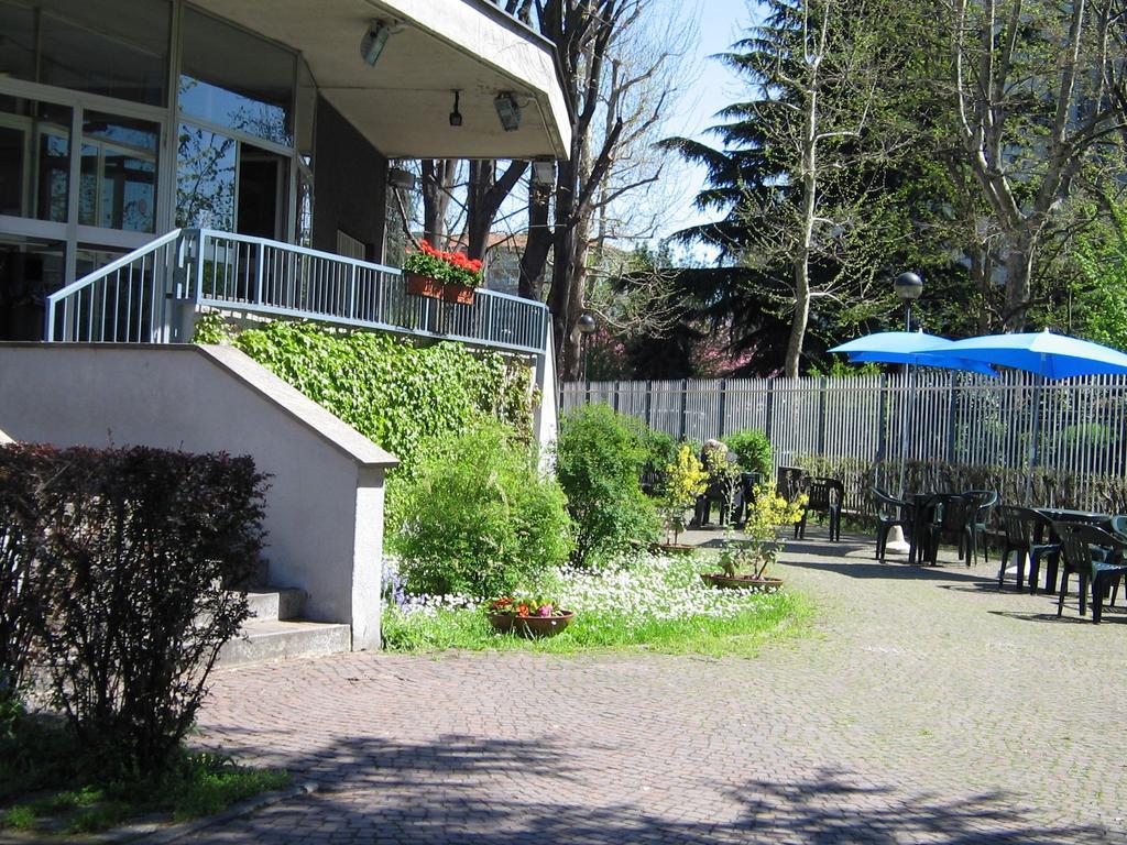 Ostello Aig Piero Rotta Milano Exteriör bild